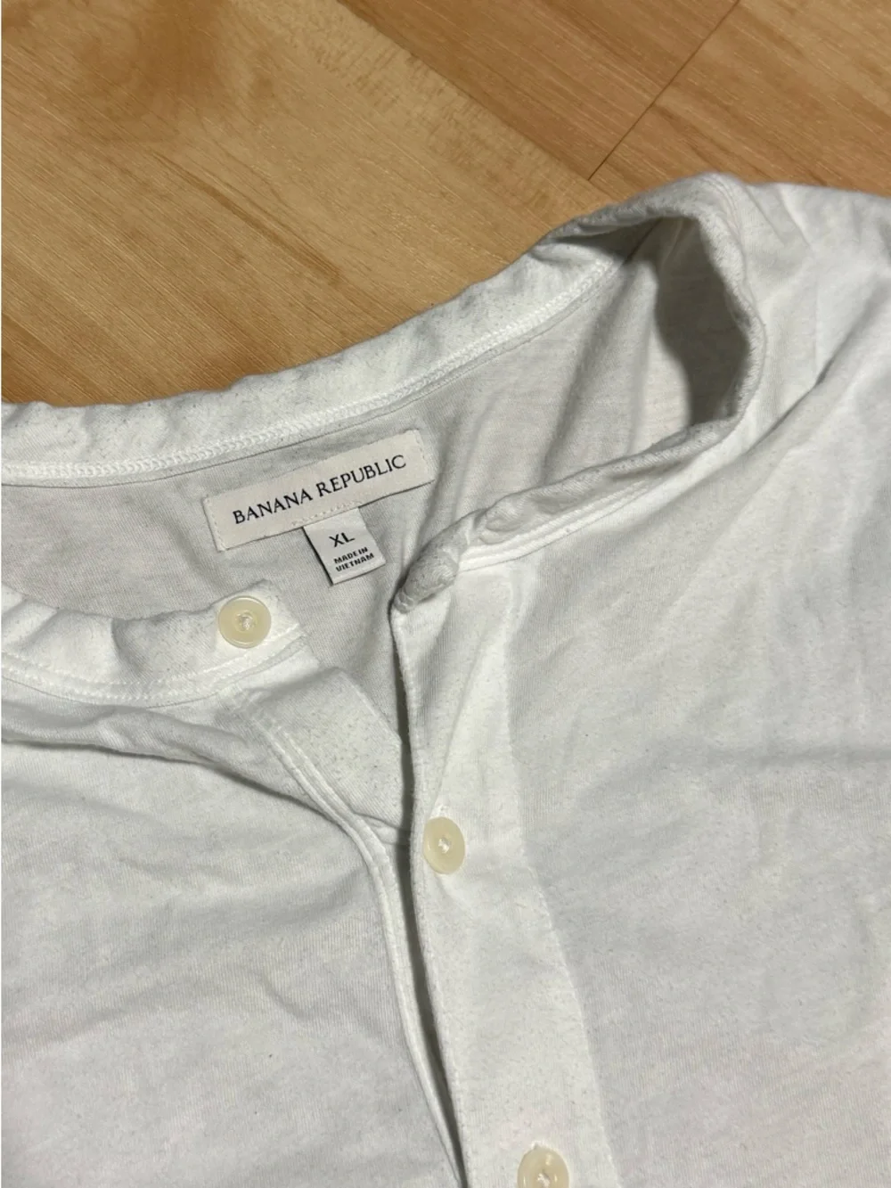Banana Republic White Short-Sleeve Henley Polo - Picture 2 of 3